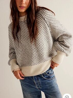 AEMI + CO Dotted Panel Loose Crewneck Sweater Navy/Ivory Size Small